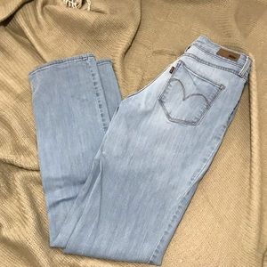 ♥️Levi’s straight leg bold curve jeans